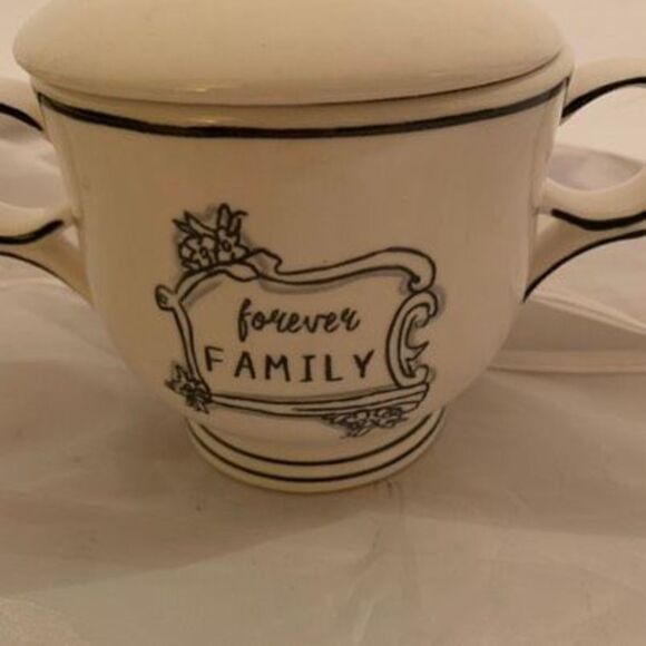 Katie & Mandy Forever Family Sugar Bowl With Lid - Picture 2 of 11